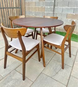 MCM 4 chair dining table