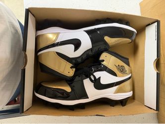 Football cleats (Jordan 1 Mid TD)