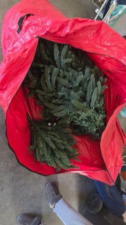 Artificial christmas tree