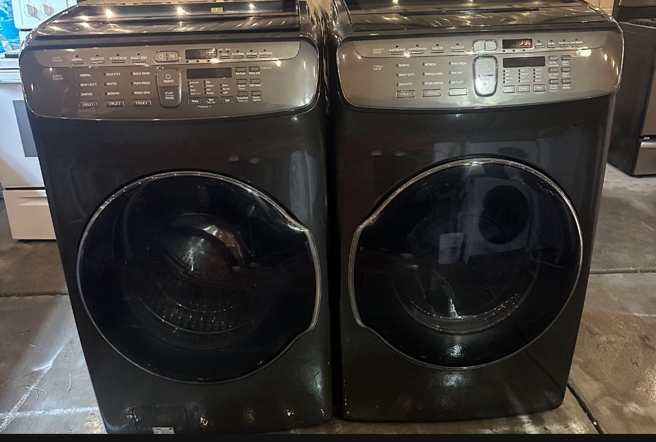 SAMSUNG- BEAUTIFUL SET WASHER AND DRAYER GAS IN EXCELLENT CONDITION