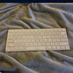 Apple Keyboard