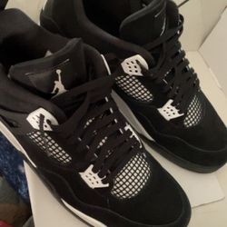Jordan 4s