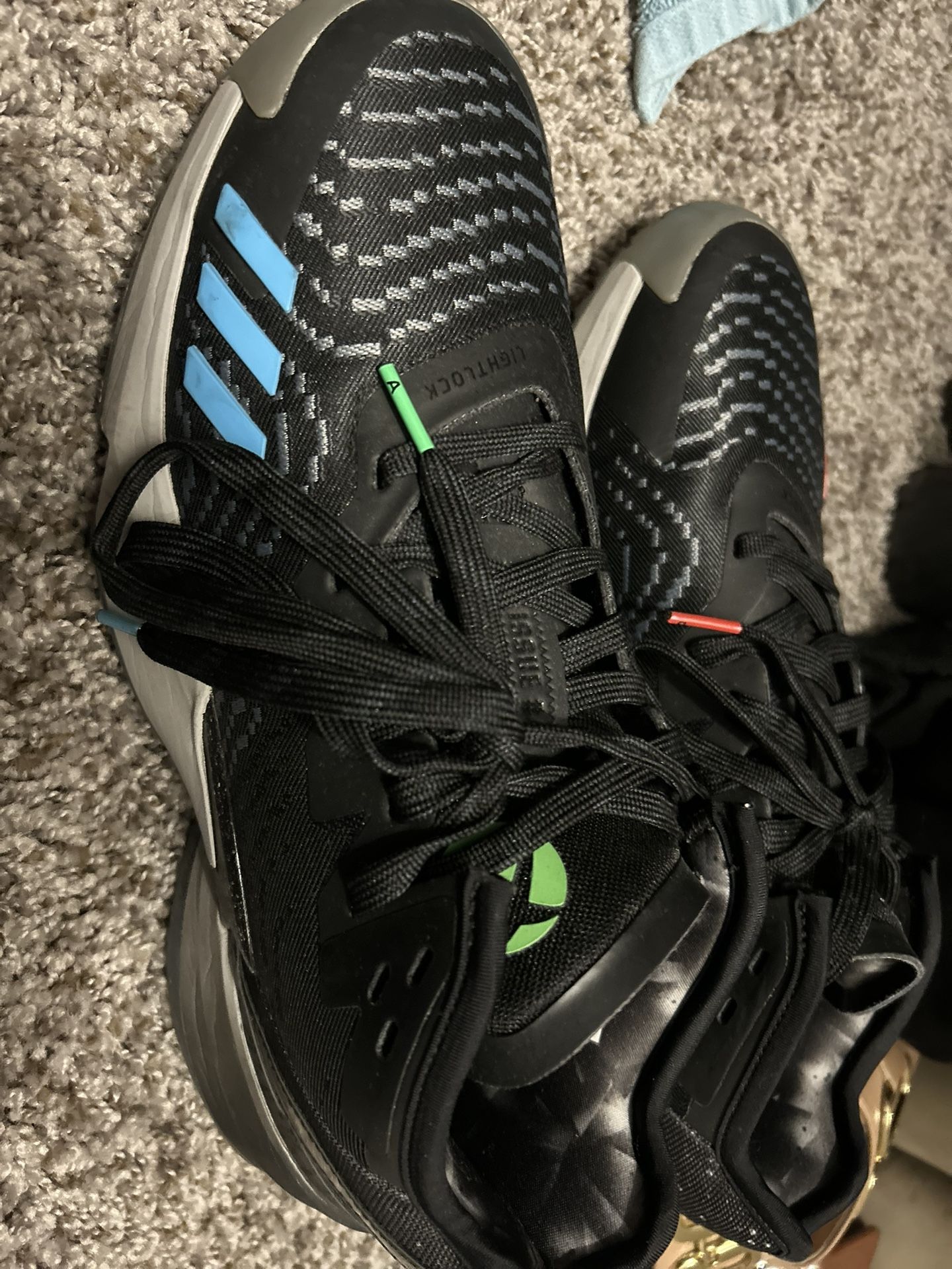 adidas DON Issue Core Black Carbon Size