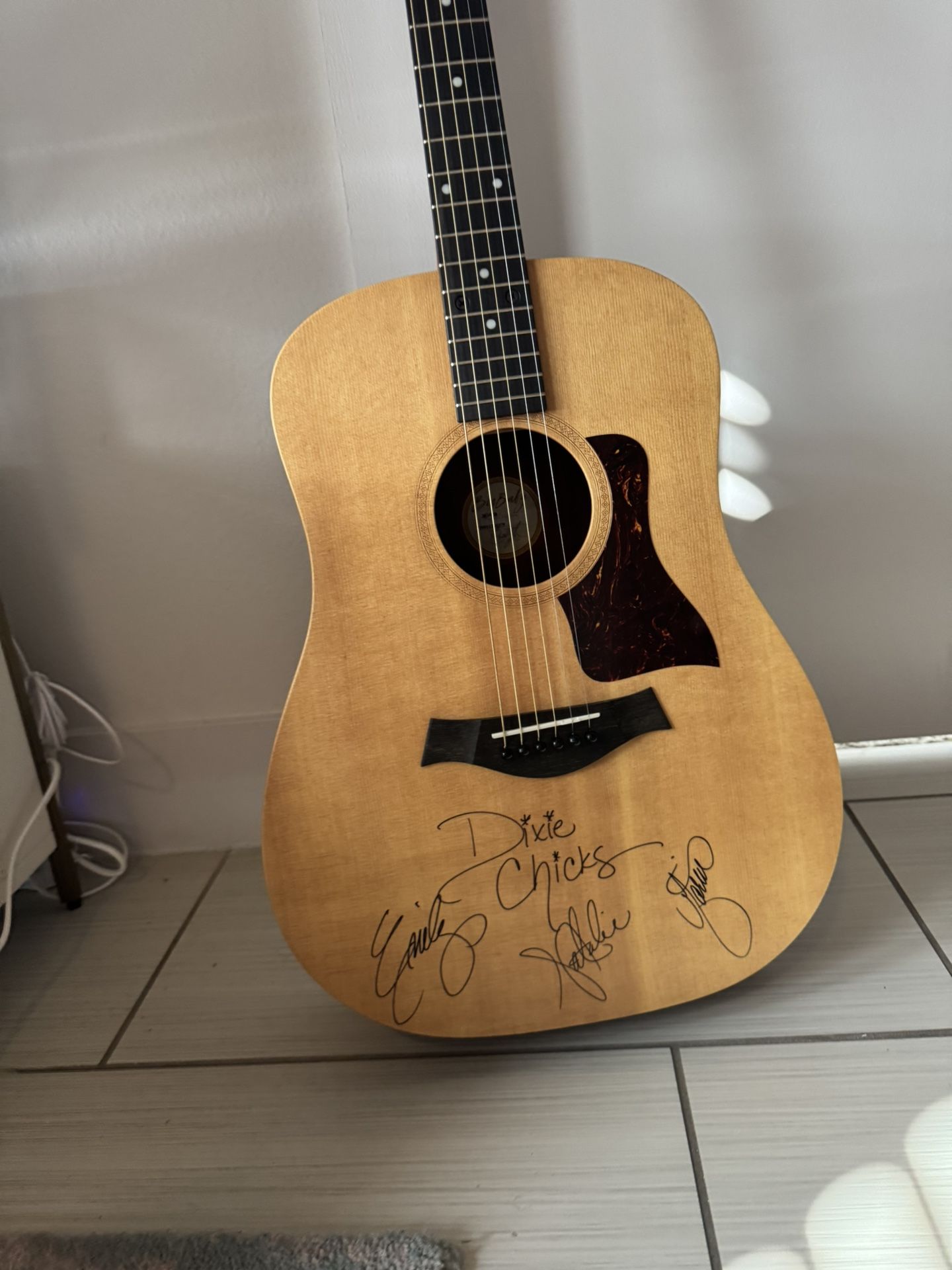 Dixie Chicks Members Signed Guitar - Big Baby Taylor Accoustic Guitar w case, no COA