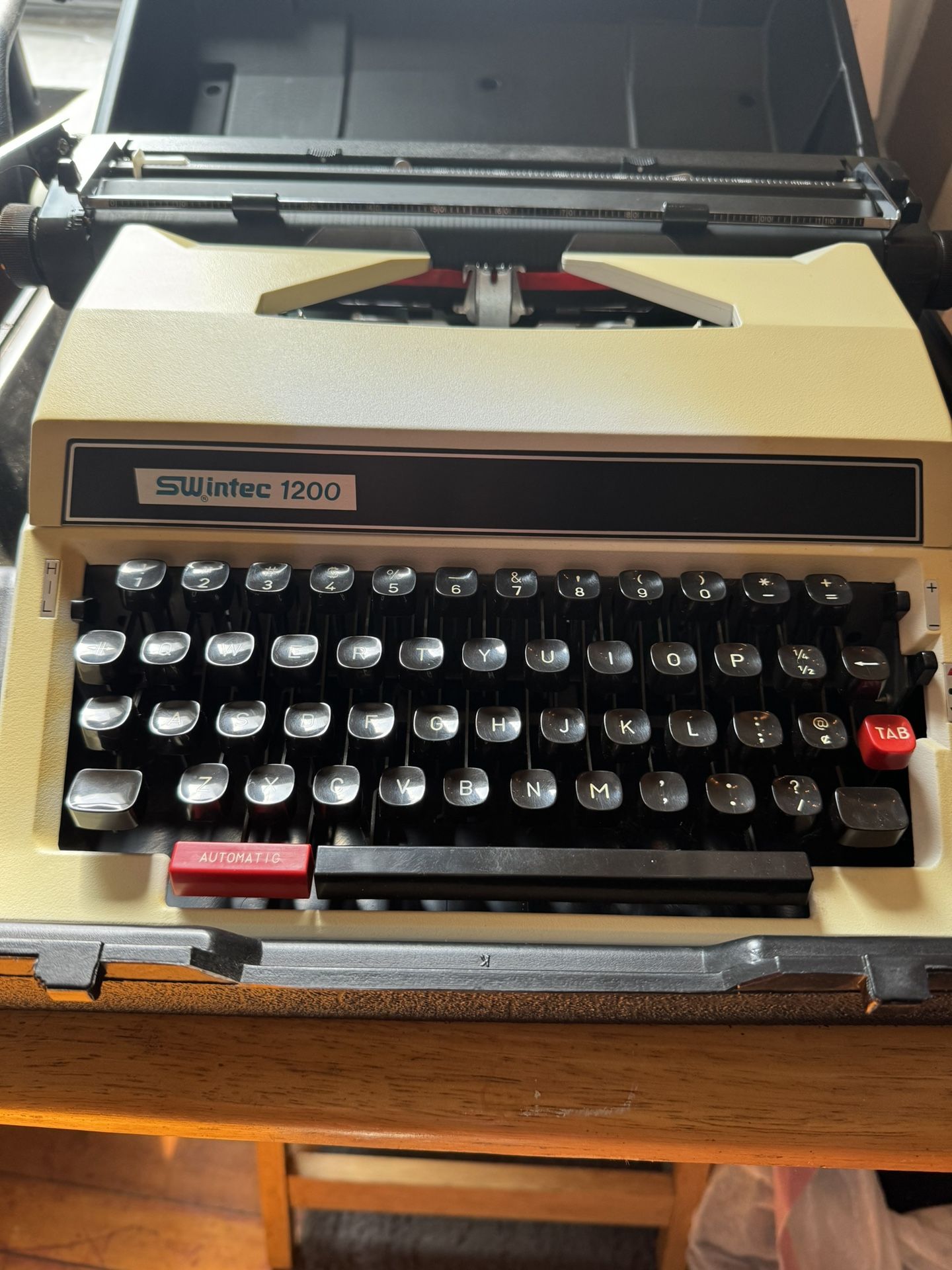 Swintec 1200 Manual Typewriter