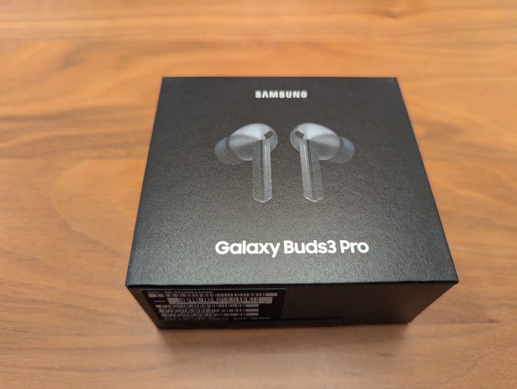 Brand New in Sealed Box - Samsung Galaxy Buds3 Pro - SM-R630 - Silver