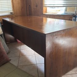 Free desk