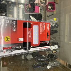 Milwaukee Rover Pivoting Flood Light