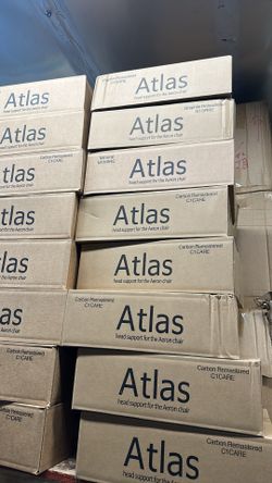 Atlas headrest in graphite or white mineral