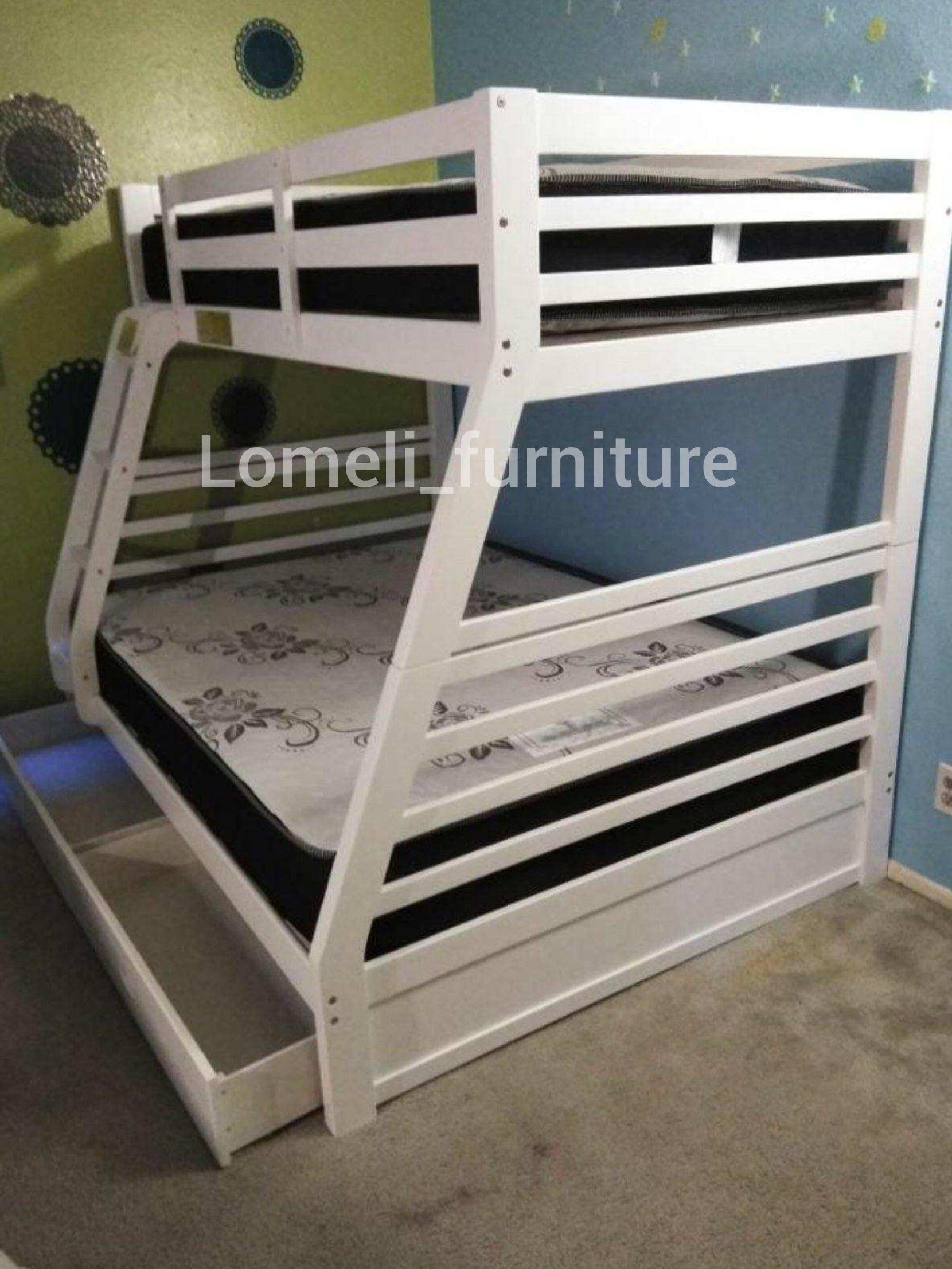 Twin/full bunk beds with mattress included