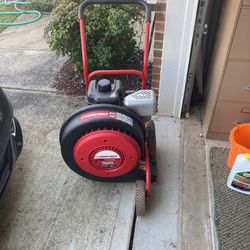Troy Bolt Leaf Blower Barely Used Like New