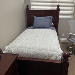 Pottery barn Bed, Trundle And Night Stand!  Mattress And Sheets Included!