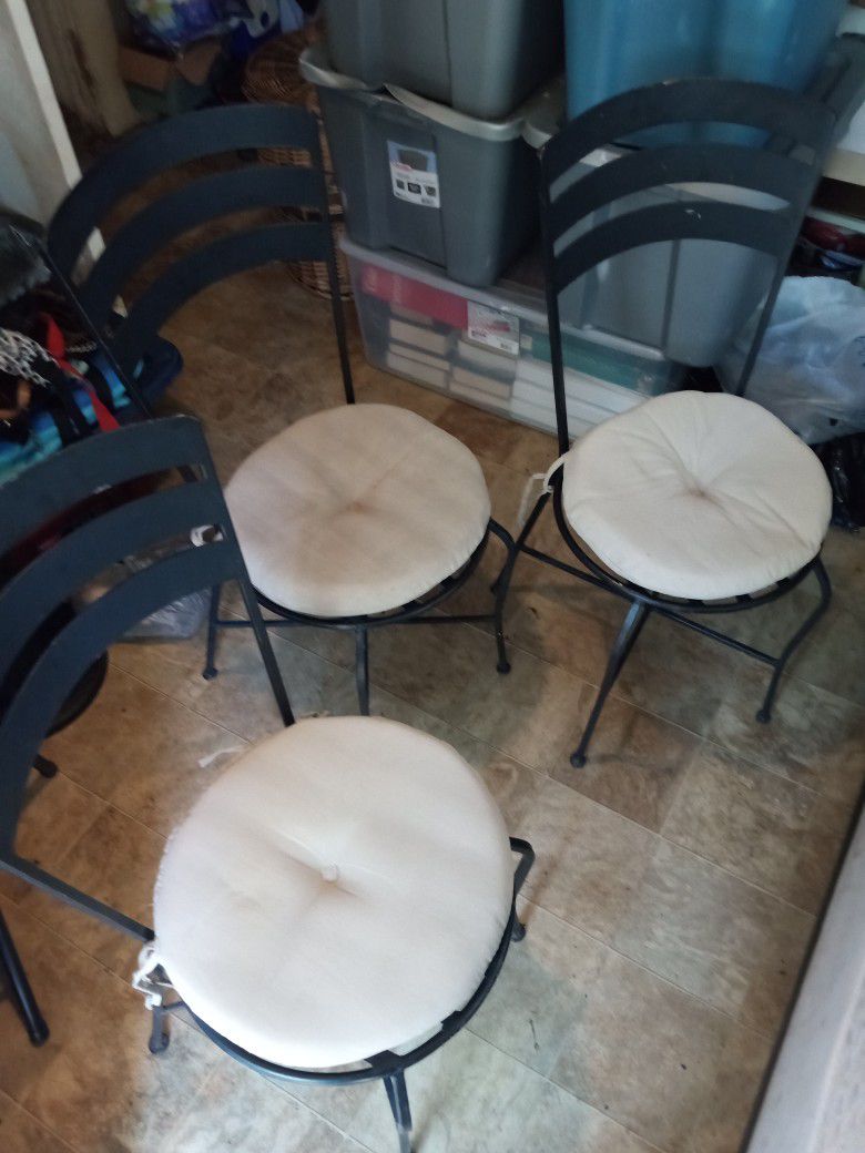 Metal Chairs With Cushions
