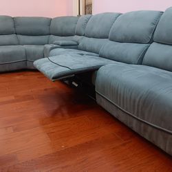 *Weekend Special!!!*---Attractive Alejandra Gray Microfiber Reclining Sectional Sofa---Delivery And Financing Available🤠