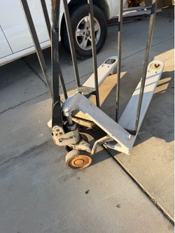 crown pallet jack