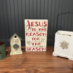 Christmas Decor - 3 Items