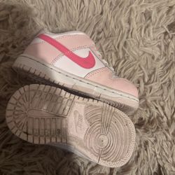 Nike Triple Pink Dunk