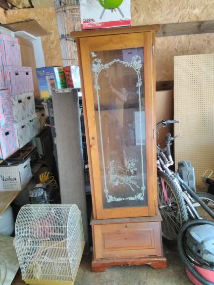 Rifle cabinet w/ keys