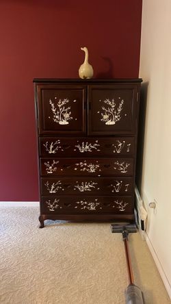 Asian rosewood chest with 7 drawers