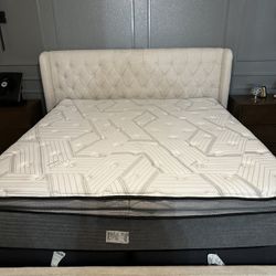 ***KING-MEMORY FOAM MATTRESS-$320 OBO***