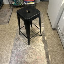 **26” Black Metal Bar Stool – Industrial Style**