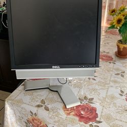 dell 15 “ screen with speaker