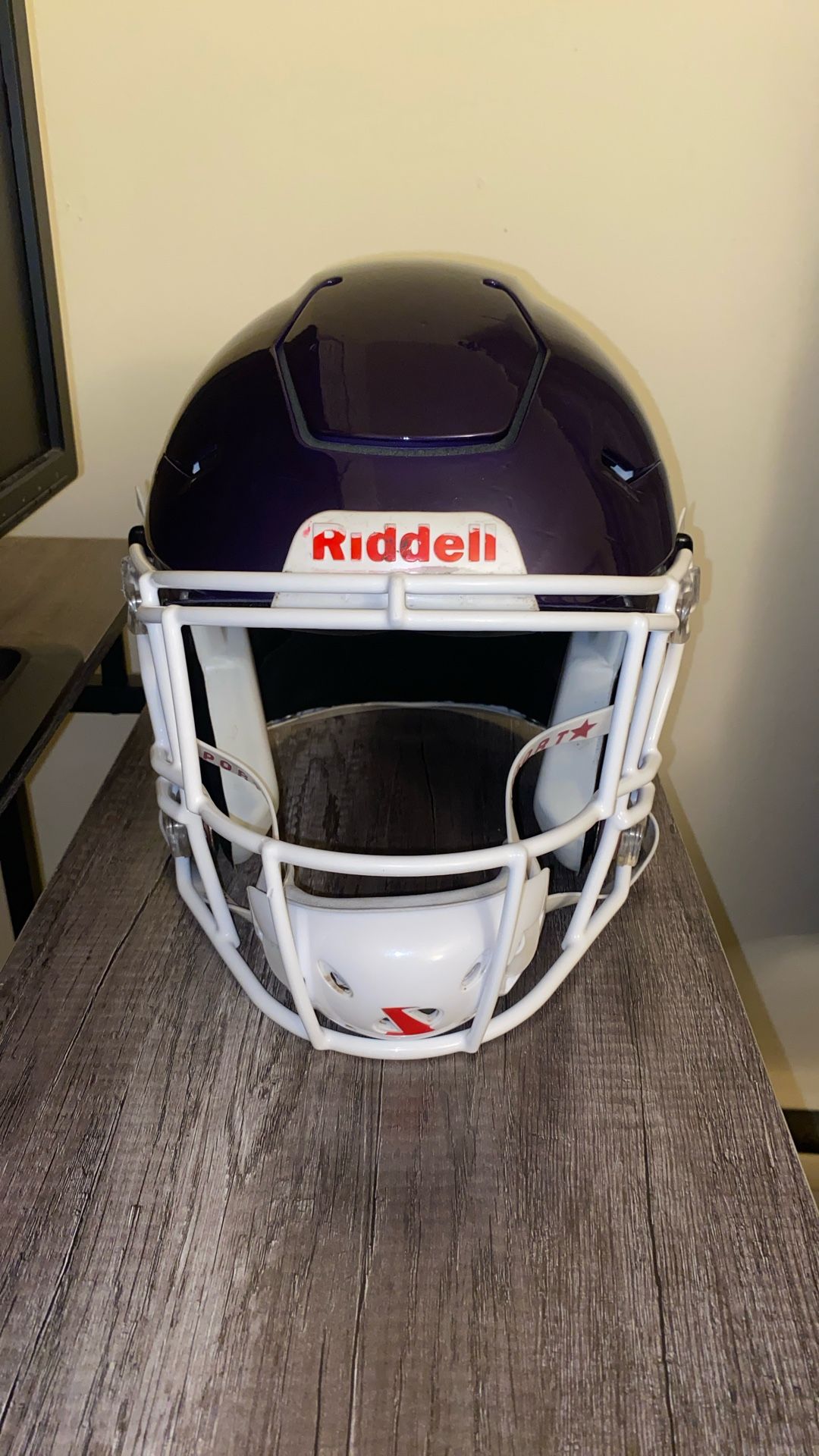 Riddell SpeedFlex Adult Large – Certified for 2025, New Facemask, Minor Cosmetic Wear