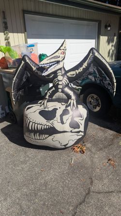 Dinosaur Halloween inflatable decoration