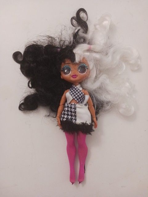 LOL Surprise OMG Doll Winter Disco Dollie - Black White Hair with clothes