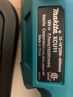 Makita chainsaw and hatch trimmer, 3 batteries and charger