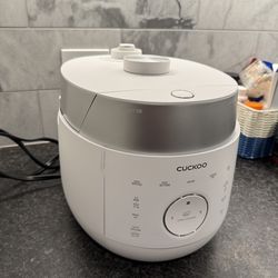 CUCKOO rice cooker - Like New