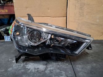 2014-2015-2016-2017-2018-2019-2020 TOYOTA 4RUNNER RIGHT HEADLIGHT OEM USED #11696