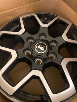 Wheels 17s asking 185$