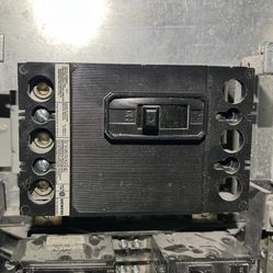 Used  3-phase, 200amp Panel - Bolt On Breakers.