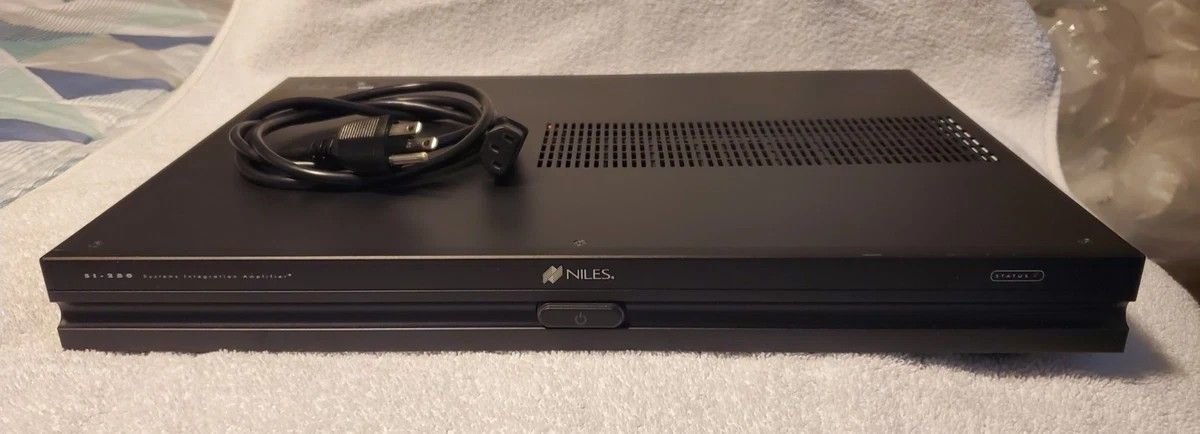 Niles SI-250 2-Channel 250W Integrated Power Amplifier