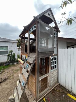 Free play house wooden