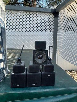 KLN (4) I performance box size speakers mini satellites. Traditional wired type. Two wall fountain brackets .