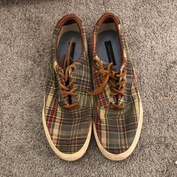 Tommy Shoes