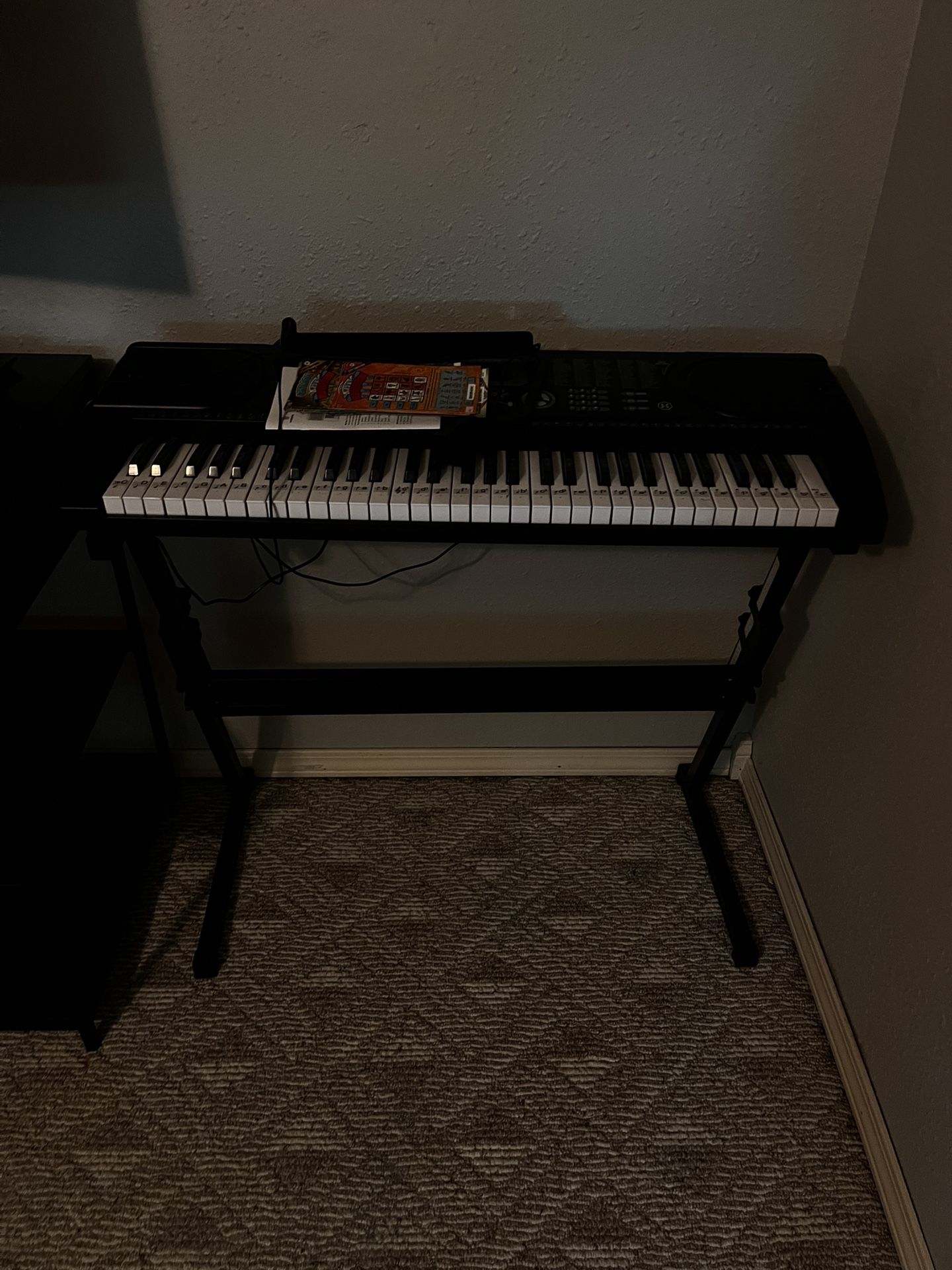 Electric Keyboard
