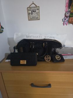 Michael korr hand bag