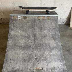 DC Skate Ramp