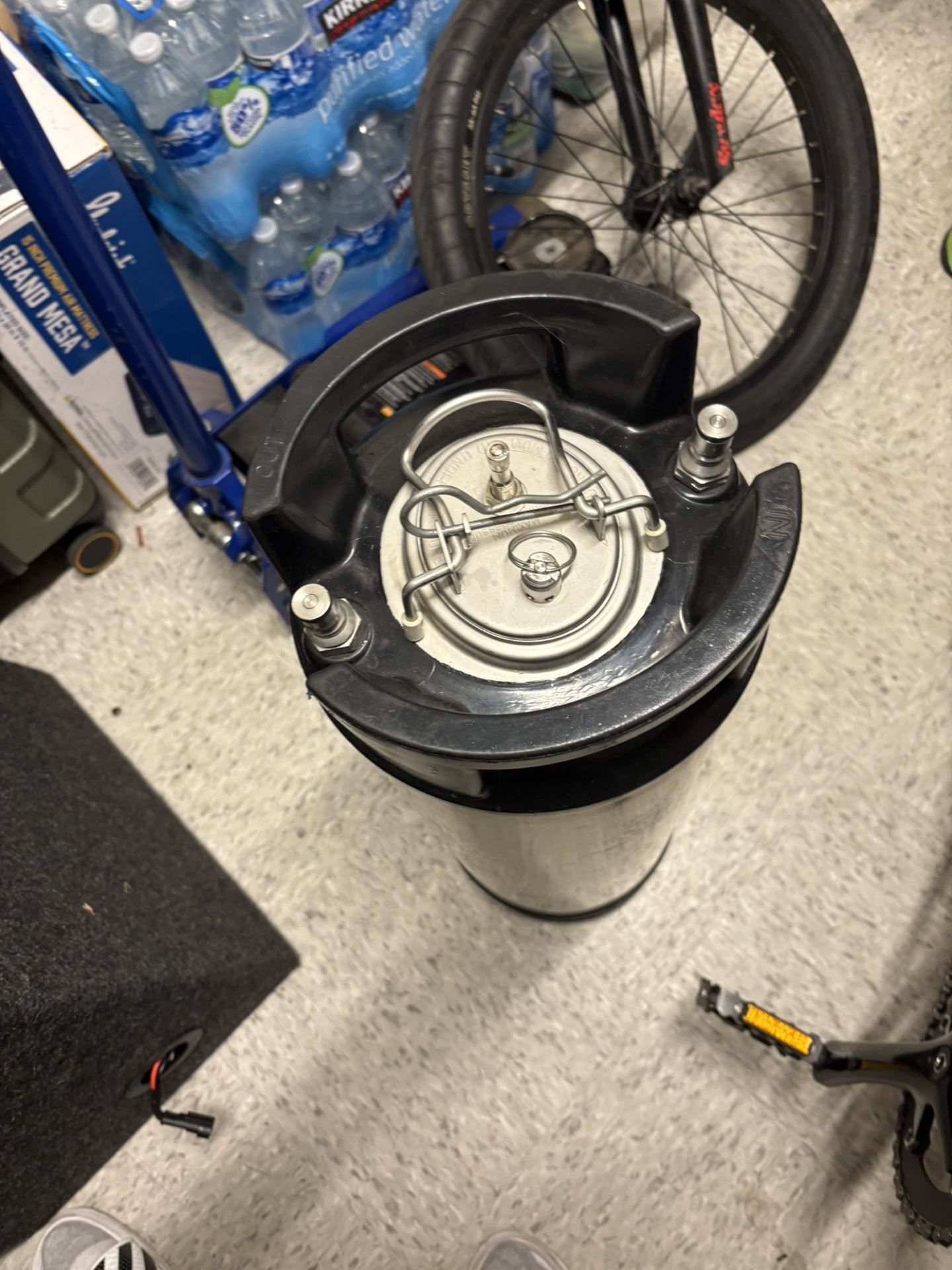 5 Gallon Stainless Steel Pressure Tank – Soap Solution / Tinting Use – $150 (Redmond, WA)