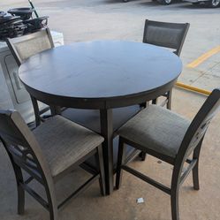 Signature Design by Ashley Wrenning D425-223 Dining Room Counter Table Set