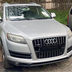 2013 Audi Q7 , Third Row Seats , Panoramic Sunroof , Back Up Camera , Sensors All Over And much More Lease it Today No Credit 