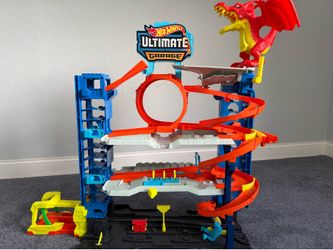 HOT WHEELS MONSTER CAR GARAGE