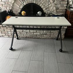 White Desk Excellent Condition 