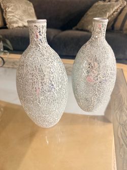 Set of 2 Vases
