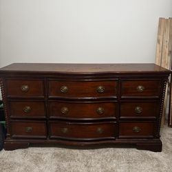 Elegant Brown Wooden Queen Sized Bed Set