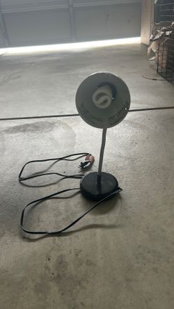Table lamp