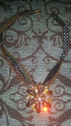 Women's necklace
